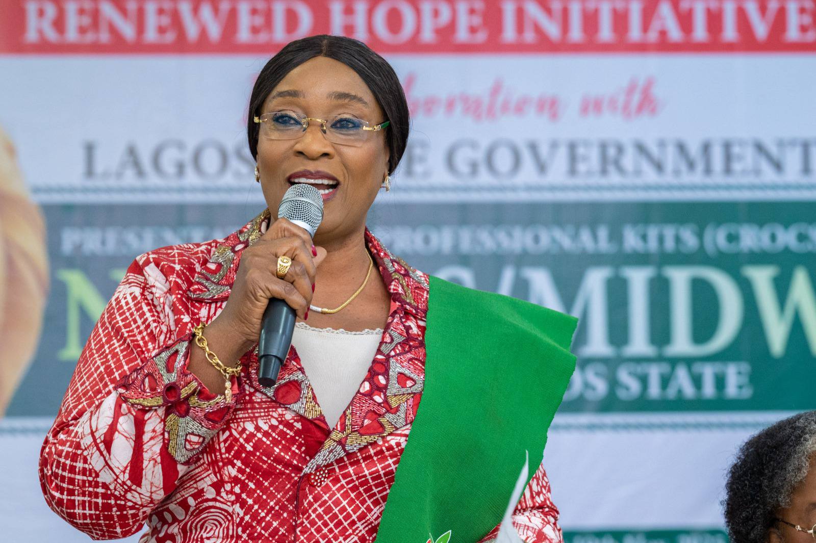 Lagos Nurses, Midwives Get Boost from Nigeria’s First Lady Through Renewed Hope Initiative