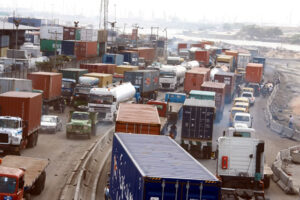 Lagos, Navy Begin Joint Operation to Clean Apapa
