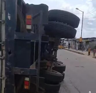 Container Truck Accident Sparks Community Outrage in Poka, Eredo LG 
