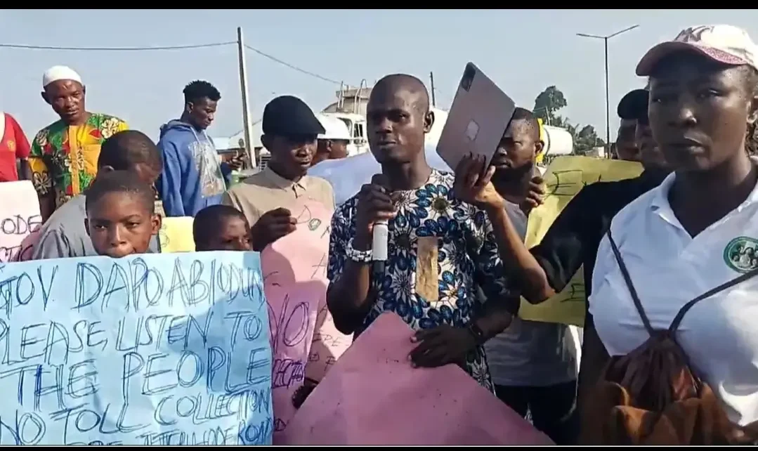 Epe Communities Stage Fresh Protest Against Controversial Tollgate Fees