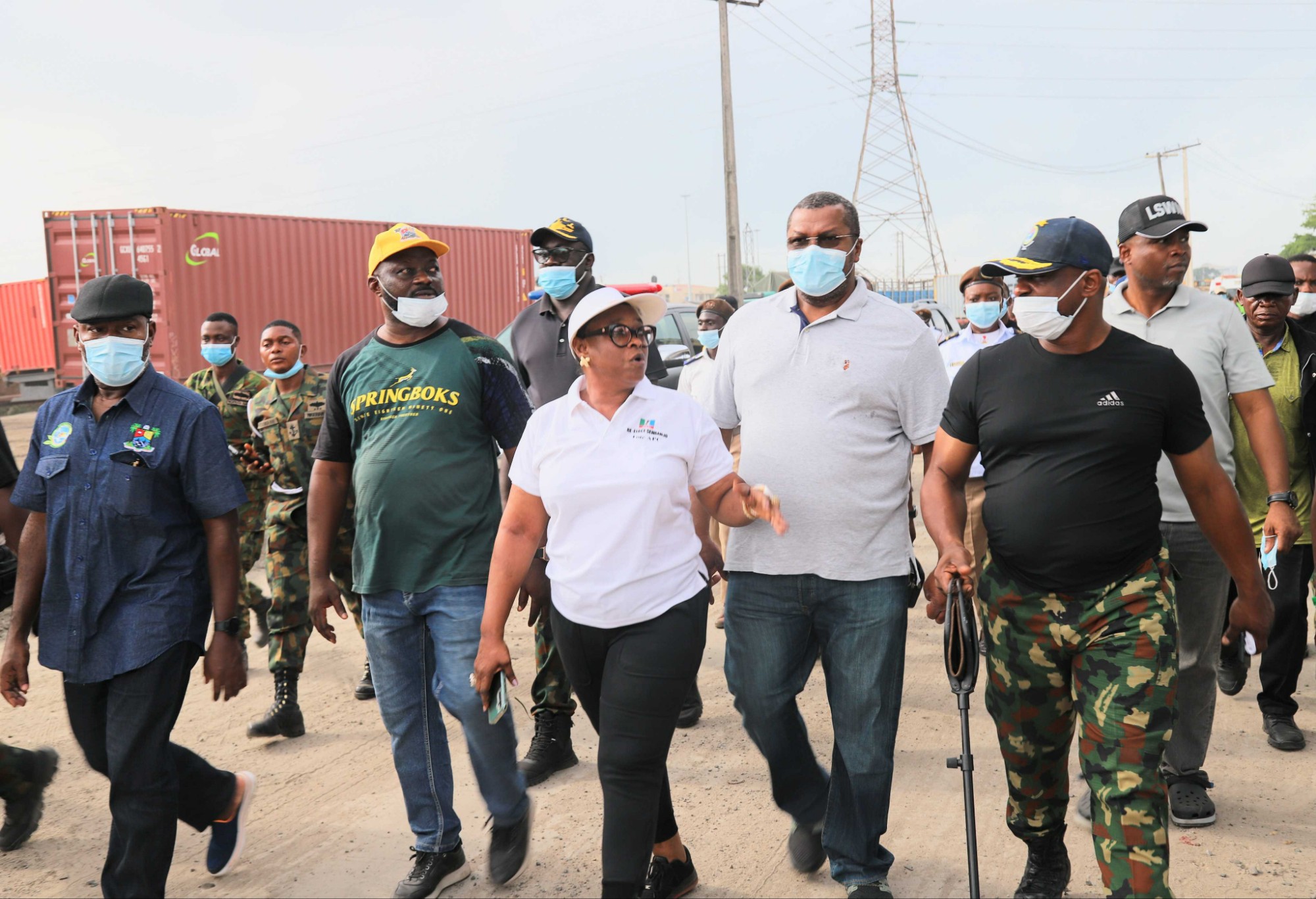 Lagos, Navy Tackle Environmental Infractions, Issues 48-Hour Ultimatum for Apapa Mechanics