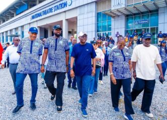 Sanwo-Olu Applauds Tinubu’s Support for Lagos Rail Expansion