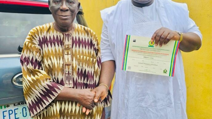 Hon. Akinloye Presents Certificate of Return to APC Apex Leader, Alhaji Seriki Bamu in Gesture of Loyalty, Gratitude