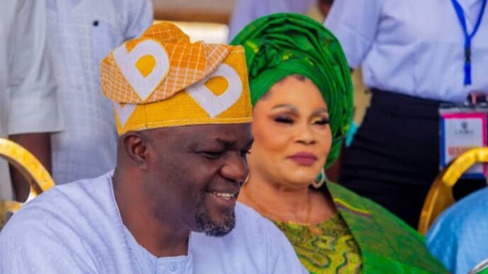 Hon. Bayo Balogun Offers Support to Ibeju-Lekki Students in LASU Sandwich Programme