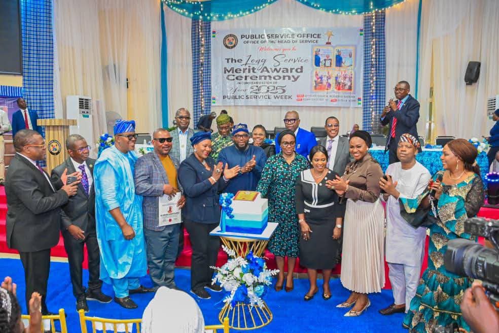 750 Lagos Workers Receive Long Service Awards
