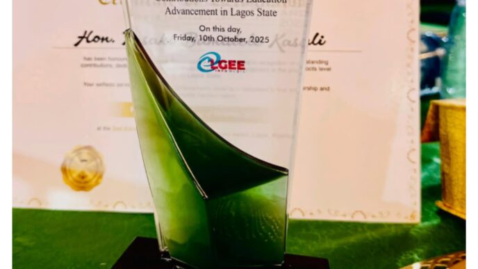 Lekki LCDA Chairman, Engr. Rasaki Bamidele Kasali, Honoured at Lagos Grassroots Awards