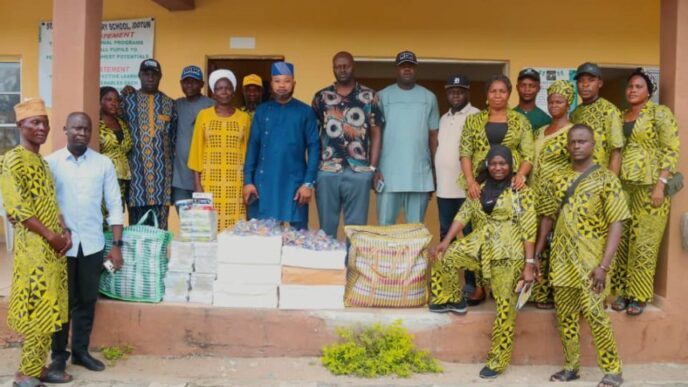 Lekki LCDA Chairman Boosts Pupils’ Morale With Free School Supplies