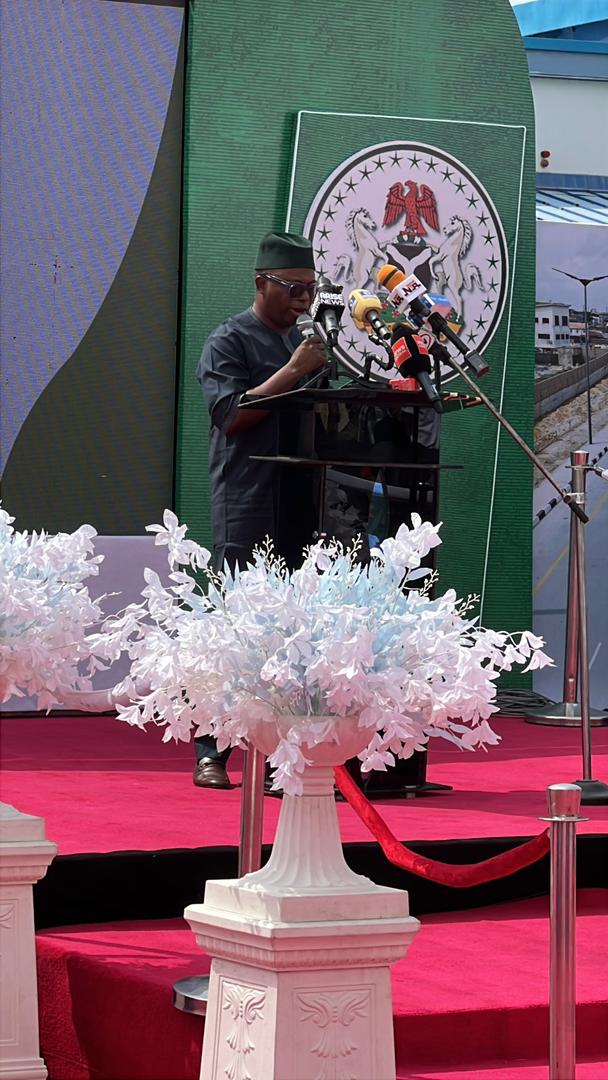 FG Opens Lagos–Calabar Highway Section