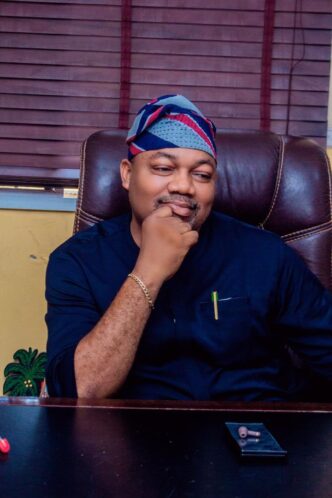 : Akogun Anomo Urges Ikosi-Ejinrin Schools to Embrace Excellence