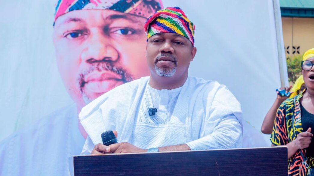 Ikosi-Ejinrin LCDA Commits to Eradication of Out-of-School Pupils