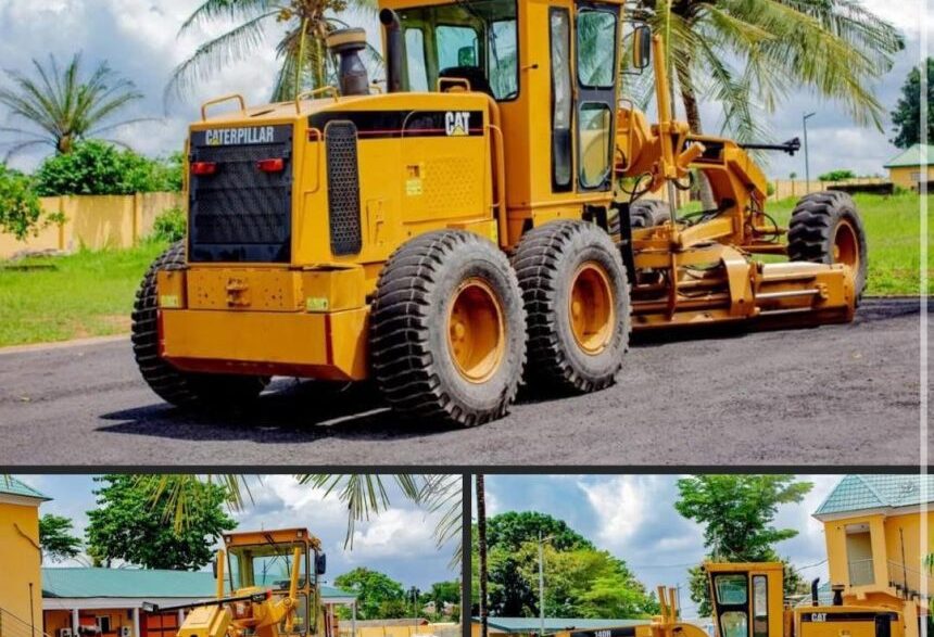 motor grader