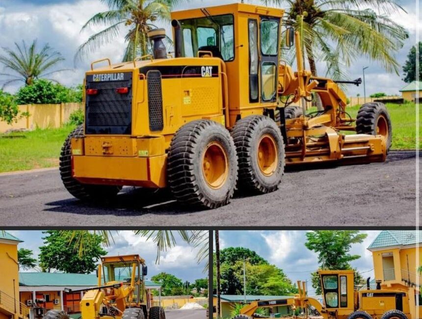 motor grader